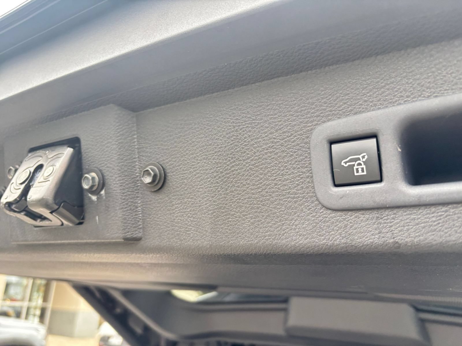 Used 2025 Toyota Sienna XLE FWD image 22