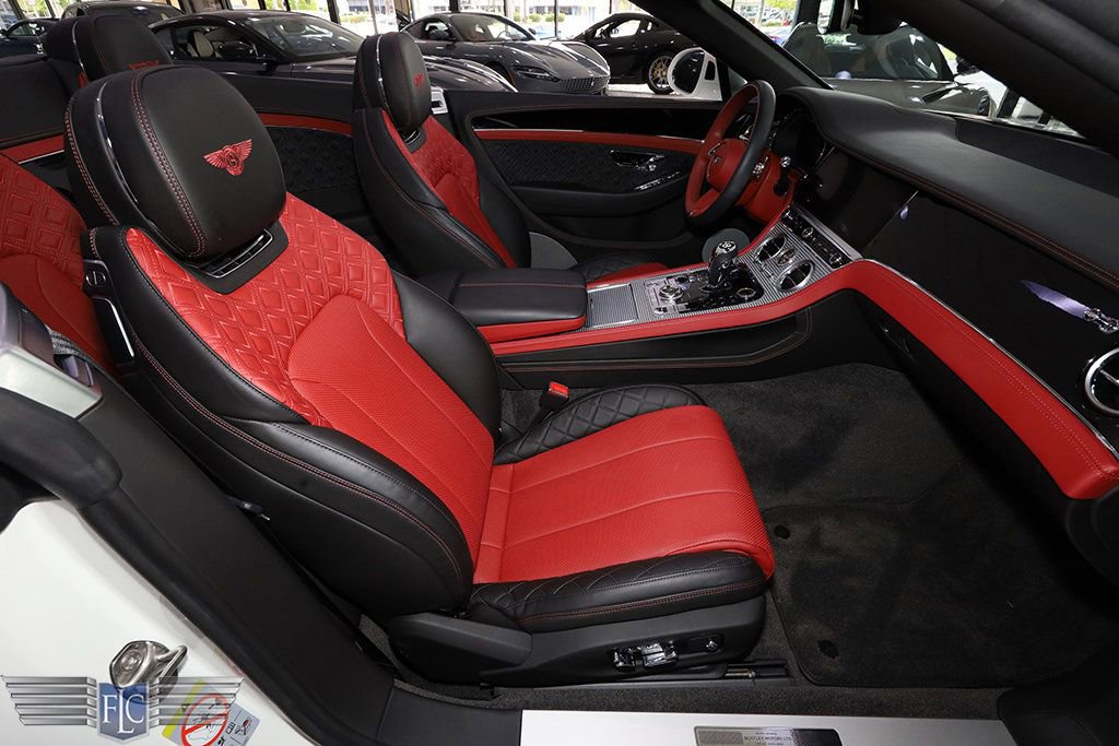 Used 2022 Bentley Continental GT V8 image 16