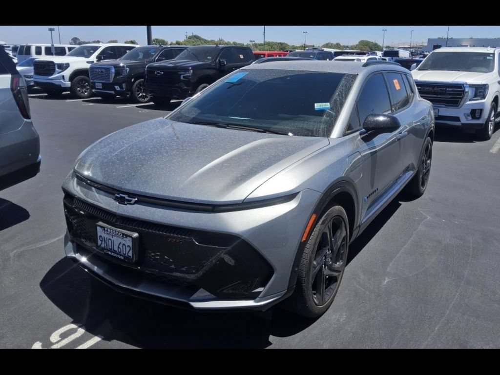 Used 2024 Chevrolet Equinox EV RS FWD image 3