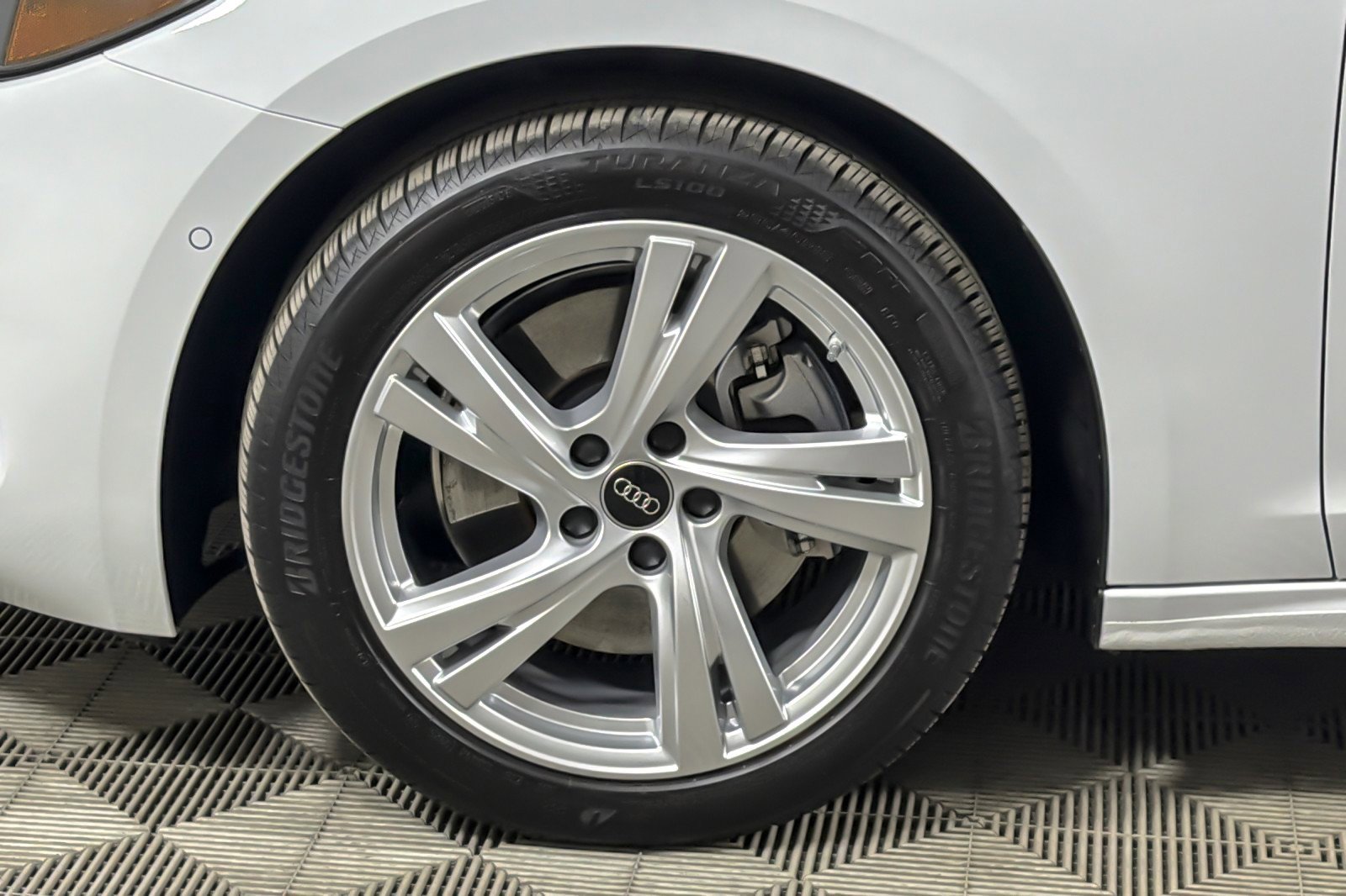 Used 2025 Audi A5 2.0T Premium w/ Convenience Package image 25