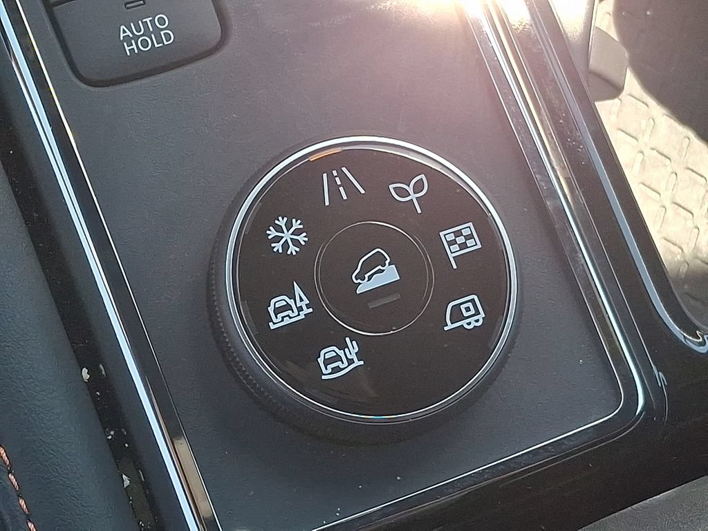 Used 2025 Nissan Pathfinder Rock Creek AWD/4WD image 24