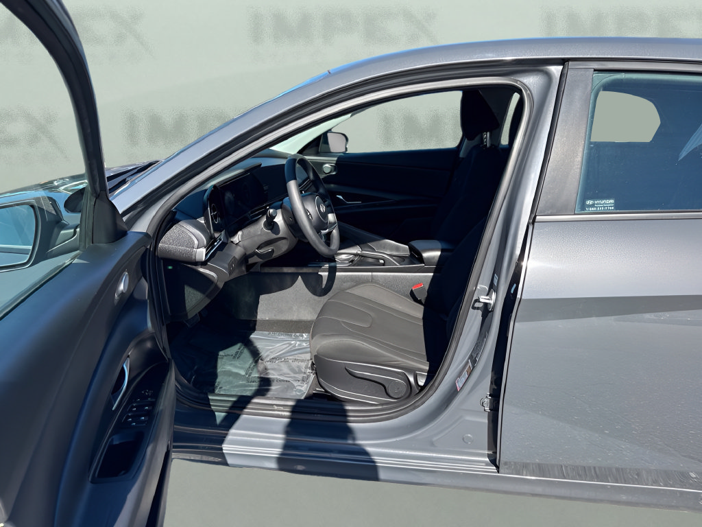 Used 2024 Hyundai Elantra SEL FWD image 28