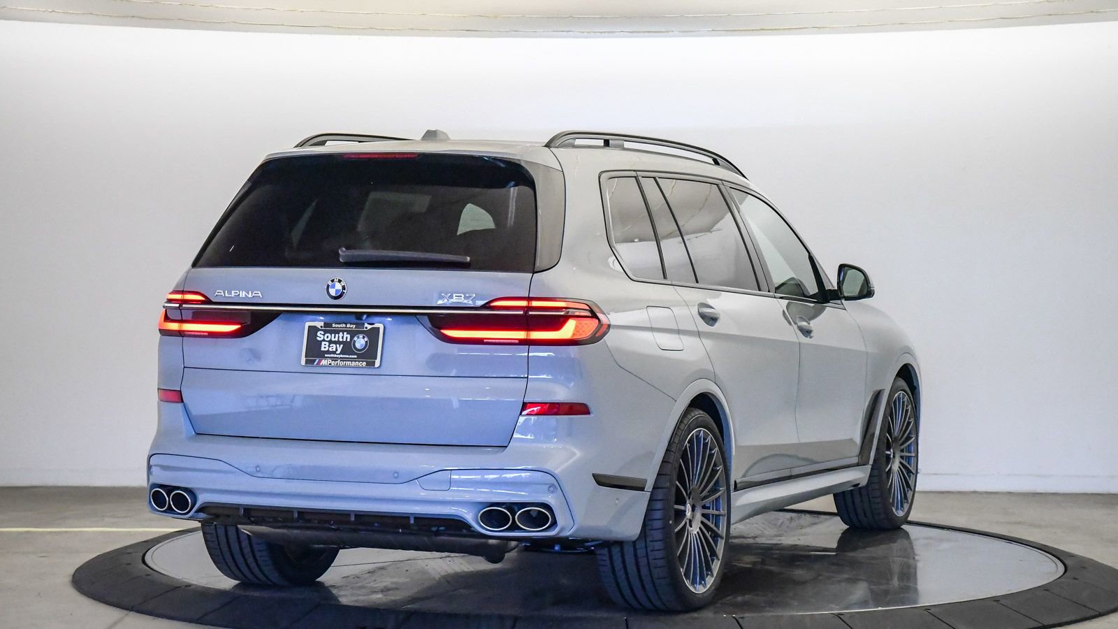 New 2026 BMW ALPINA XB7 image 5