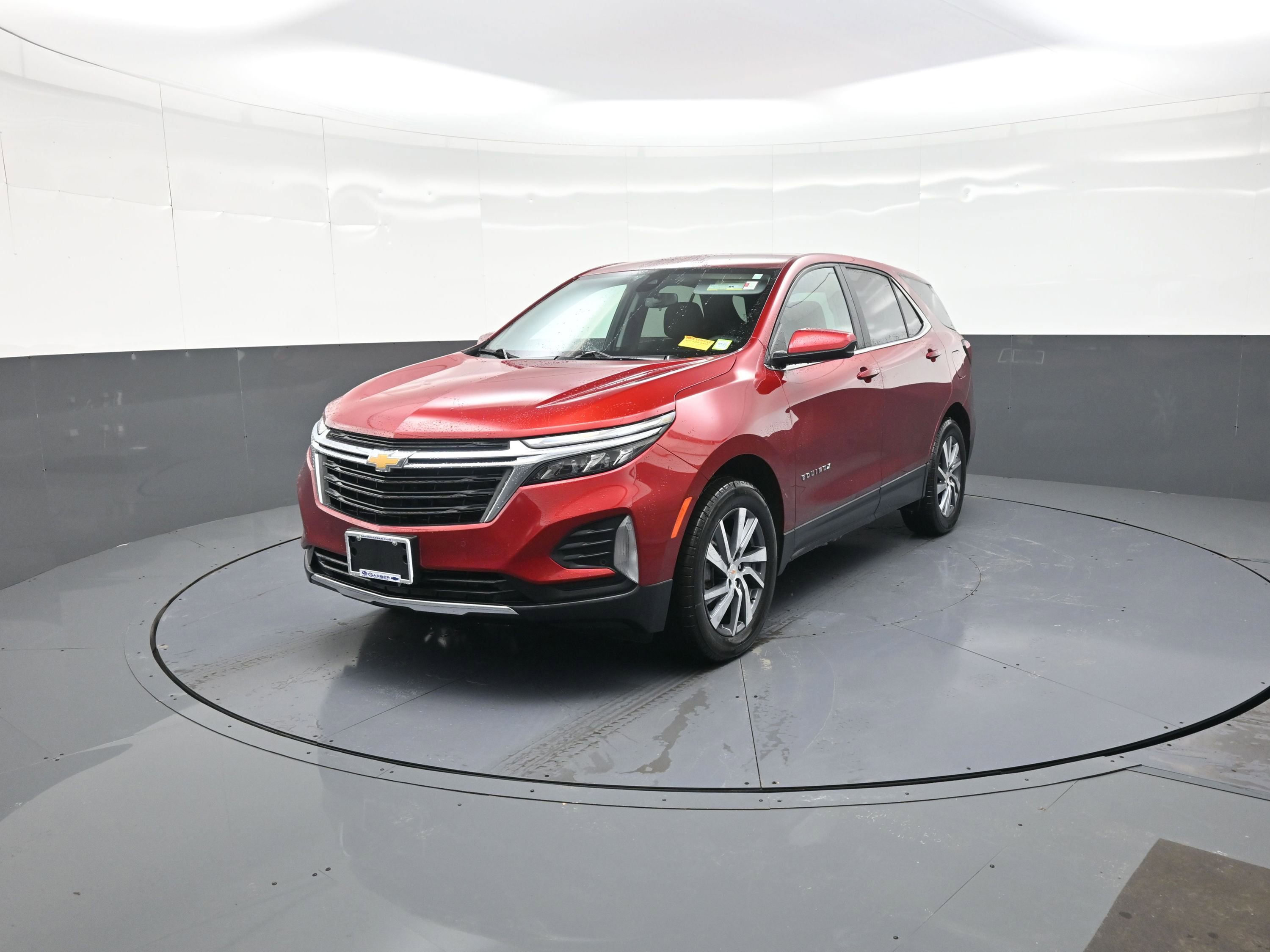Used 2024 Chevrolet Equinox LT image 3