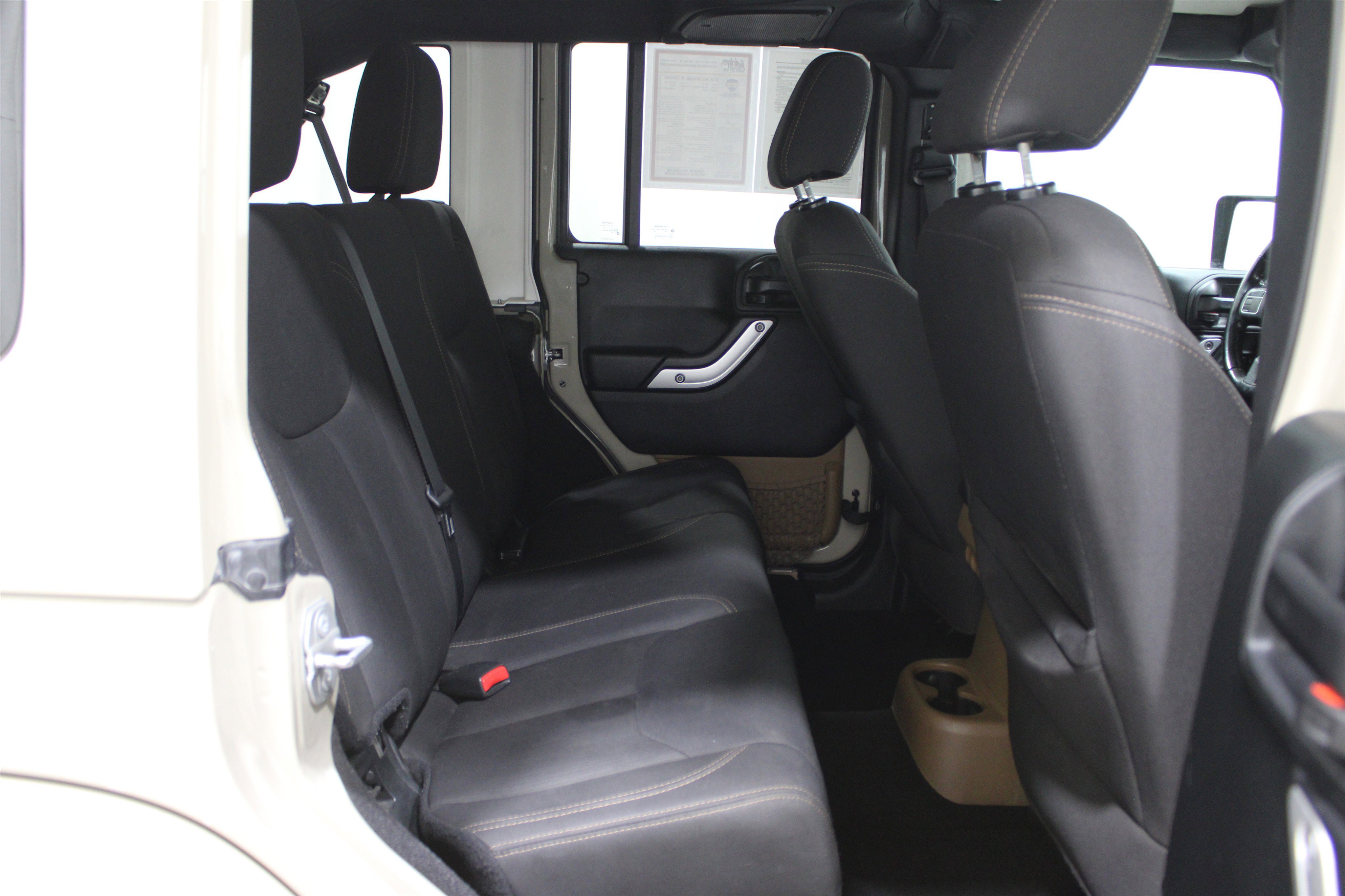 Used 2018 Jeep Wrangler Unlimited Sahara image 16