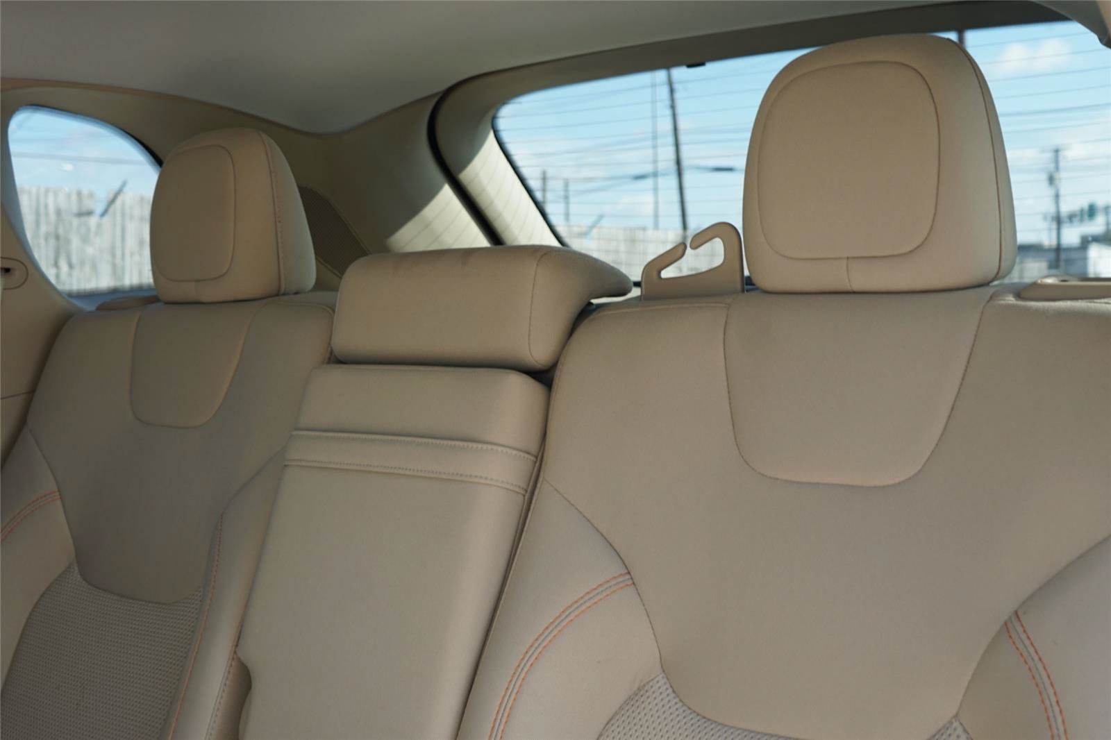 Used 2019 Jeep Cherokee Latitude w/ Popular Appearance Group FWD image 23