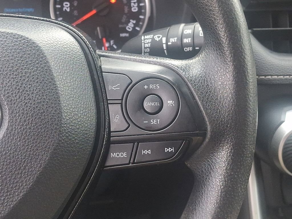 Used 2021 Toyota RAV4 XLE image 22