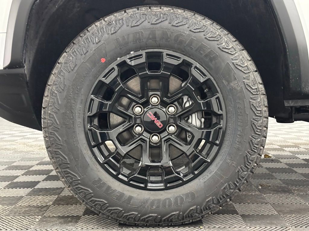 New 2026 GMC Canyon Elevation w/ Convenience Package image 14
