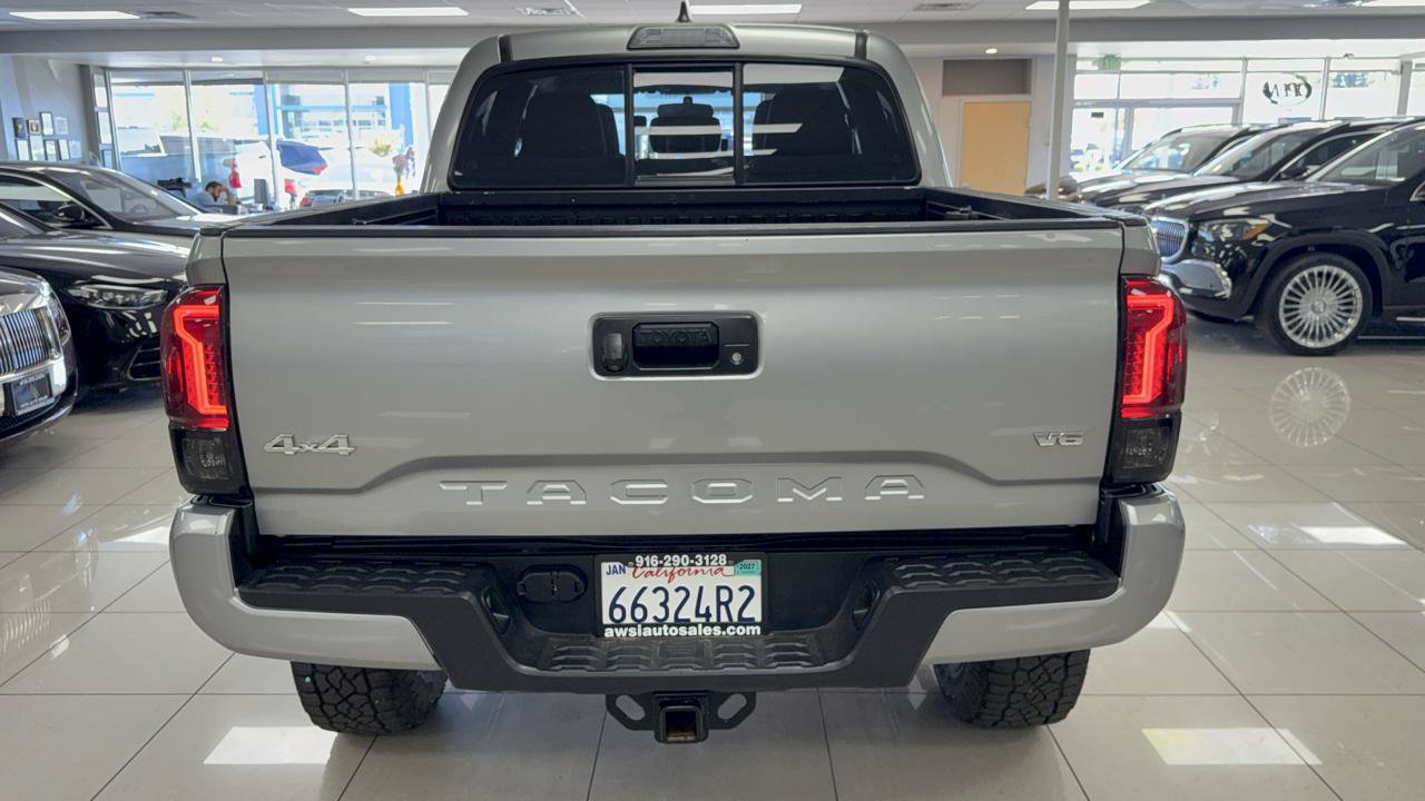 Used 2017 Toyota Tacoma SR w/ Tow Package AWD/4WD image 5