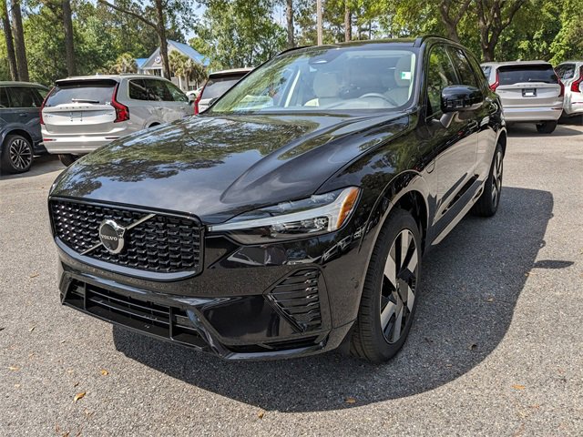 New 2025 Volvo XC60 T8 Plus w/ Climate Package image 8