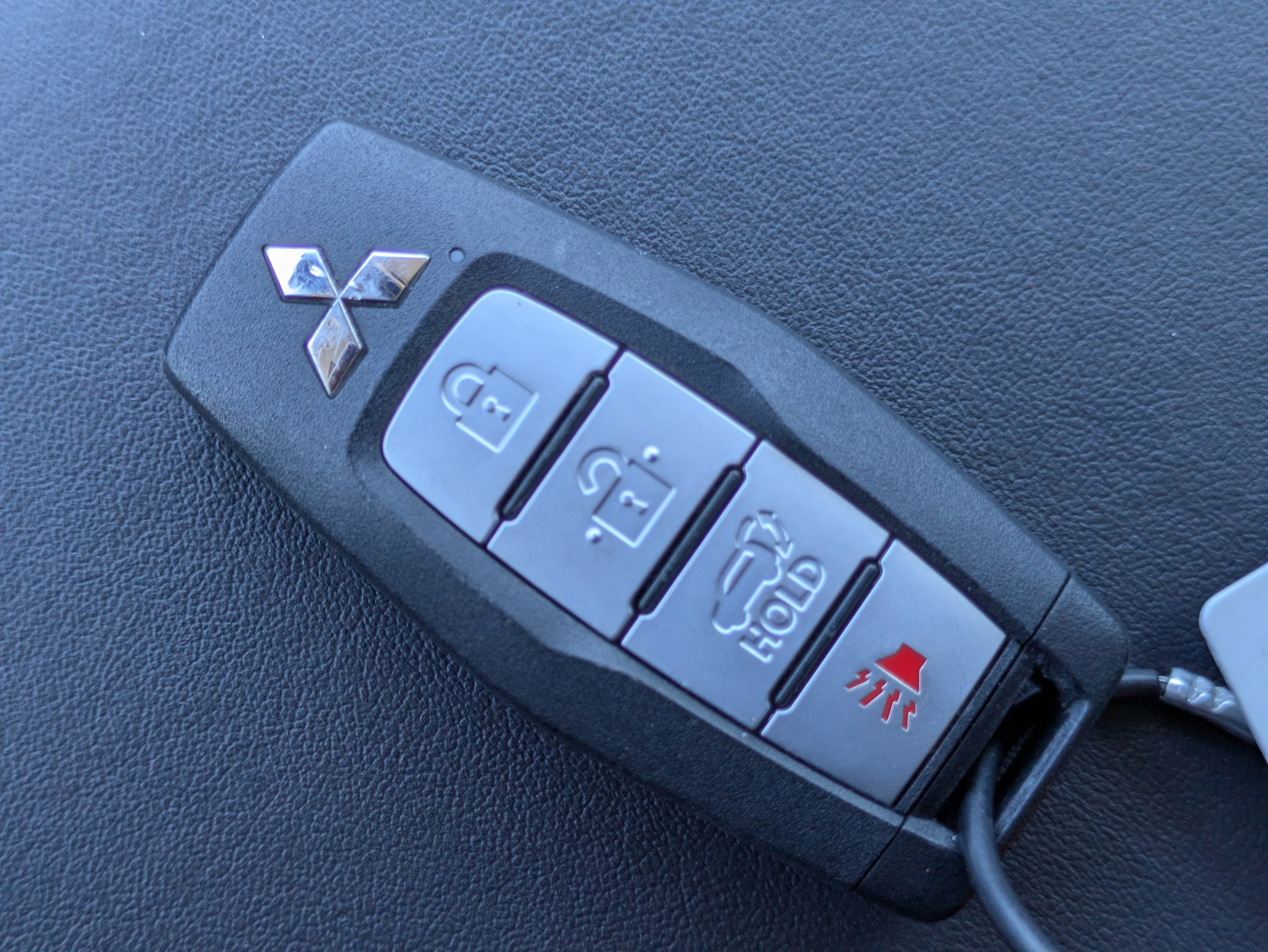 Used 2025 Mitsubishi Outlander SE image 25
