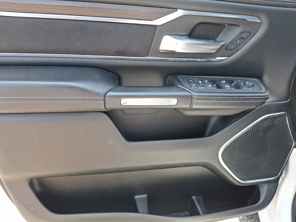 Used 2025 RAM 1500 Laramie AWD/4WD image 23