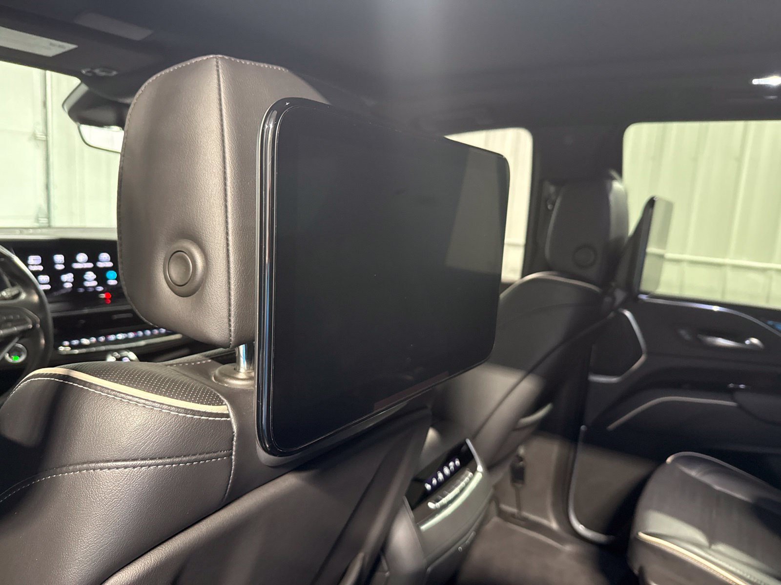 Used 2021 Cadillac Escalade Sport w/ Driver Assist Tech Package AWD/4WD image 27
