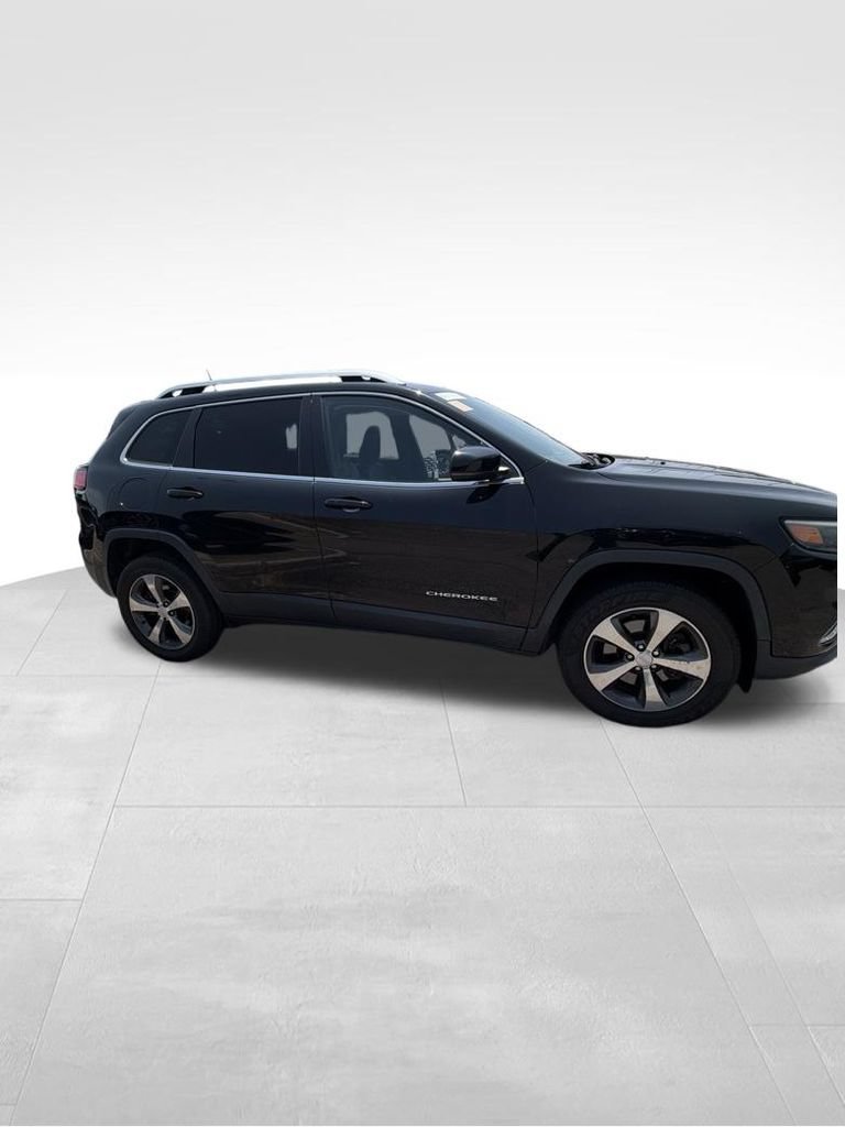 Used 2019 Jeep Cherokee Limited AWD/4WD image 4