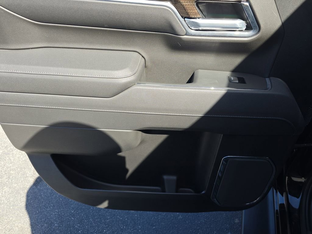 Used 2025 Chevrolet Silverado 1500 LT Trail Boss w/ Convenience Package II image 11