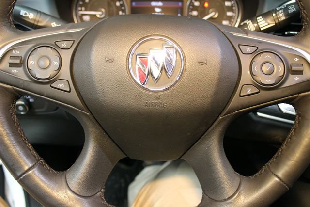Used 2021 Buick Enclave Essence image 22