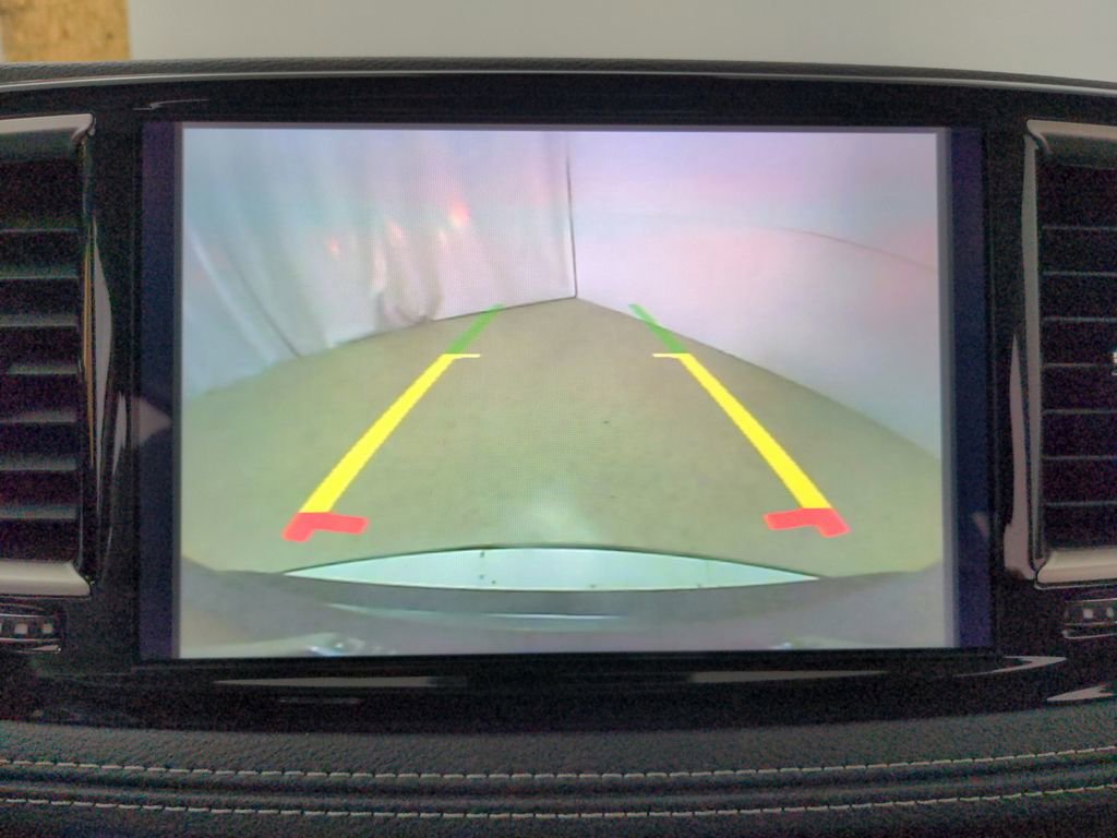 Used 2023 Chrysler Pacifica Touring-L FWD image 19
