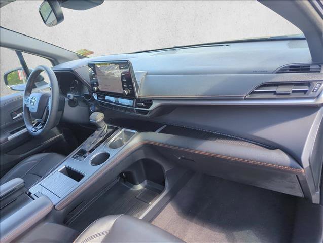 Used 2022 Toyota Sienna XSE FWD image 29