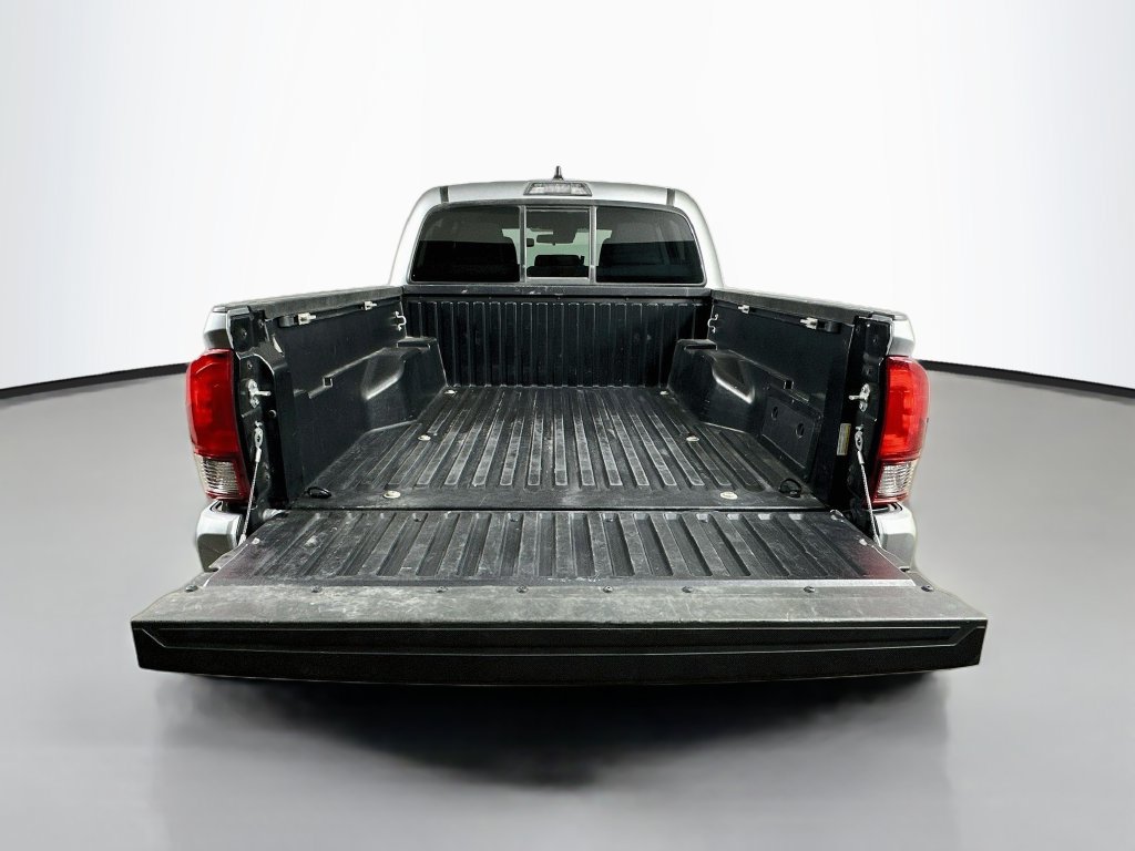 Used 2023 Toyota Tacoma SR AWD/4WD image 34