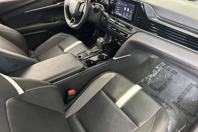 Certified 2025 Toyota Camry SE FWD image 19