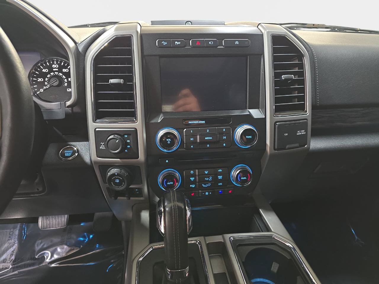 Used 2018 Ford F150 Lariat w/ Equipment Group 502A Luxury AWD/4WD image 13