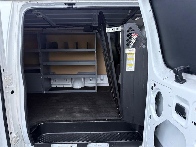 Used 2011 Ford E-250 and Econoline 250 image 10