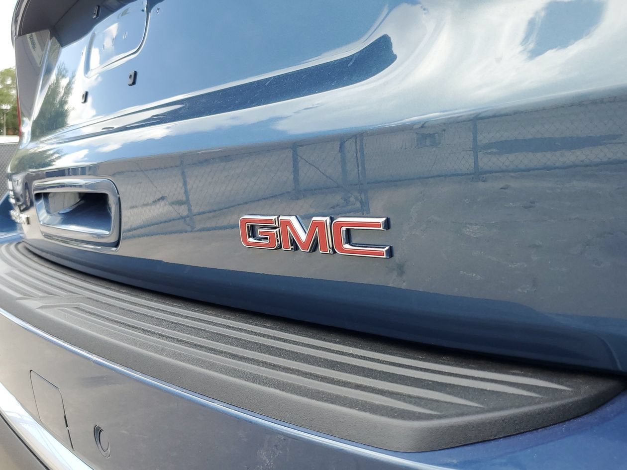 New 2026 GMC Yukon XL Denali w/ Denali Reserve Package AWD/4WD image 7