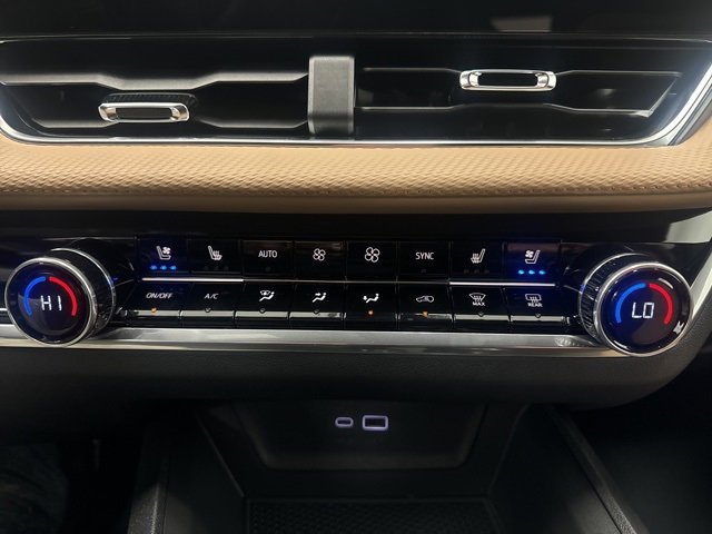 New 2025 Chevrolet Equinox ACTIV w/ Convenience Package III image 19