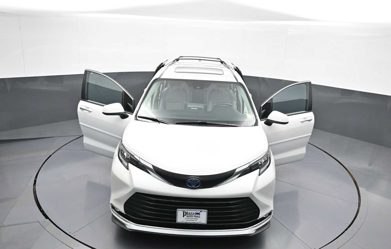 Used 2024 Toyota Sienna XLE w/ XLE Plus Package AWD/4WD image 48