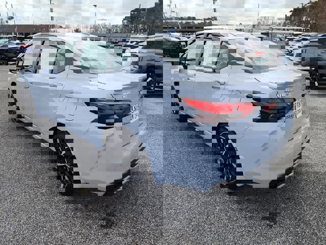 New 2025 Nissan Versa SR w/ Trunk Package image 3