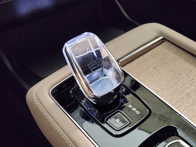 Certified 2026 Volvo XC90 B6 Plus w/ Protection Package Premier AWD/4WD image 20