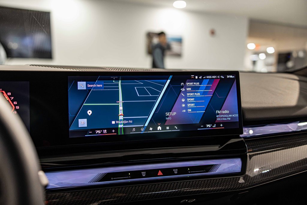 Used 2025 BMW M5 w/ Carbon Package image 26