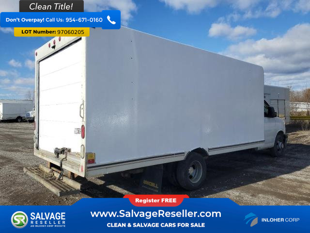 Used 2017 Chevrolet Express 3500 Extended image 4