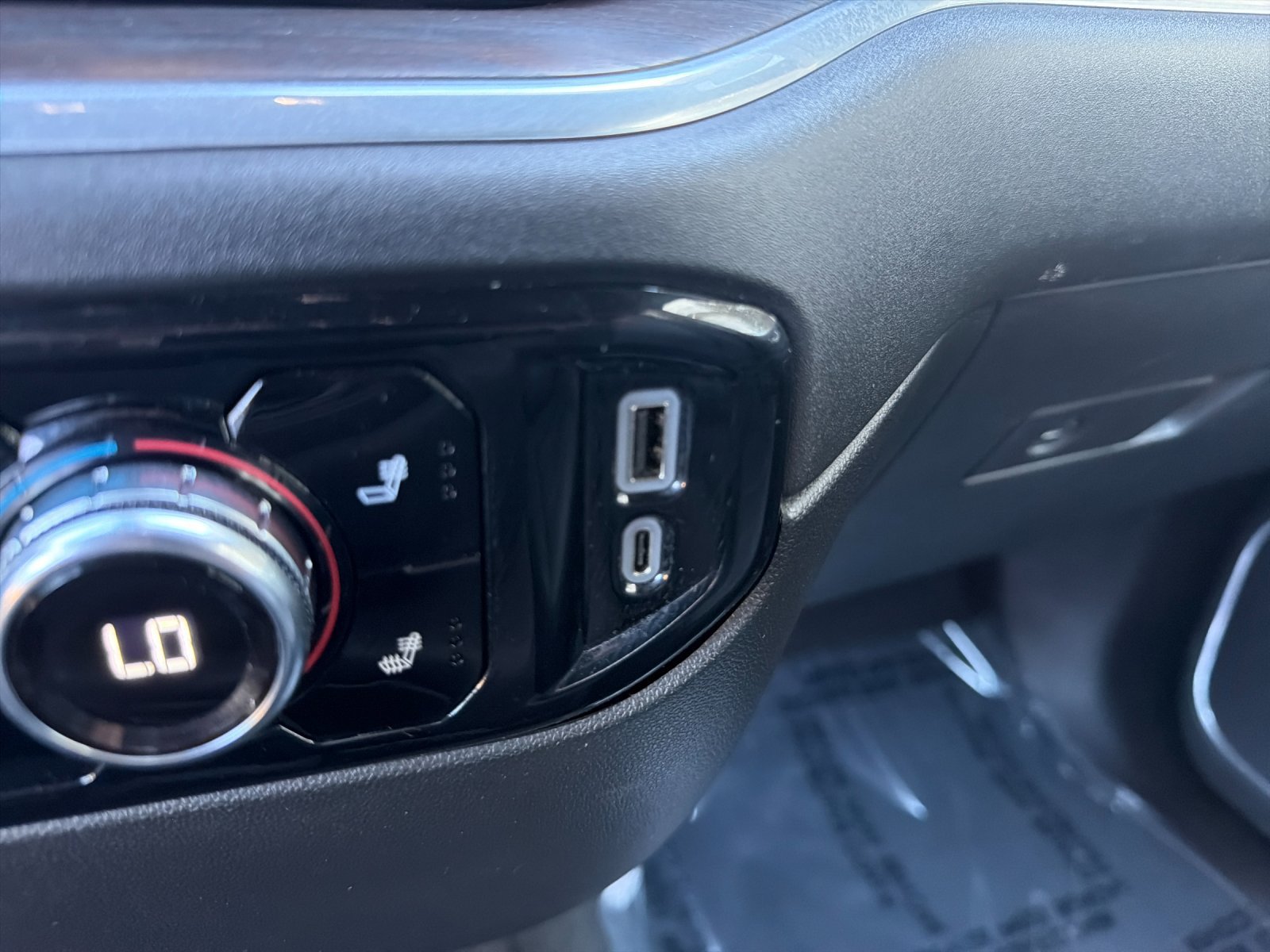 Used 2026 GMC Sierra 1500 SLT AWD/4WD image 44