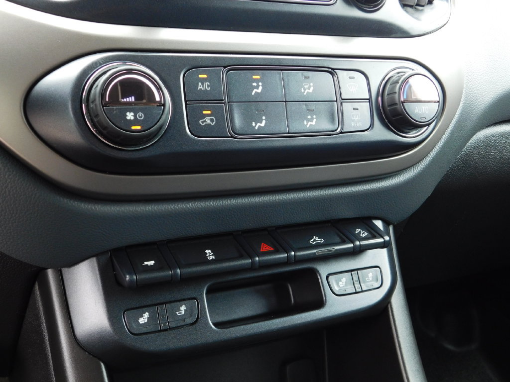 Used 2018 Chevrolet Colorado Z71 AWD/4WD image 25