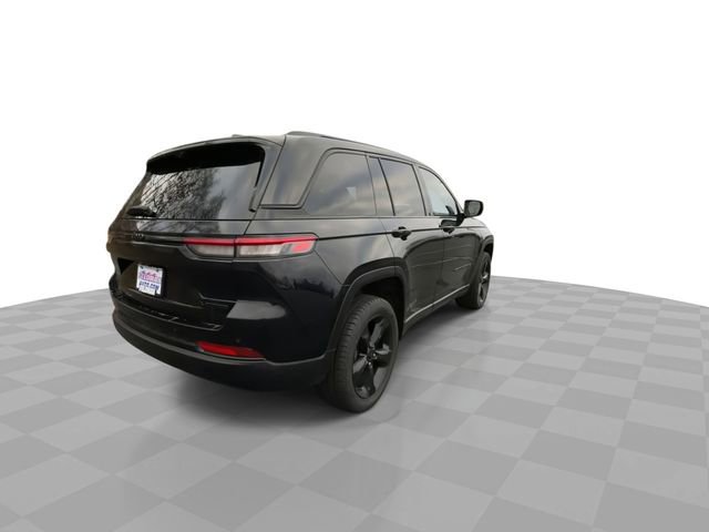 Used 2023 Jeep Grand Cherokee Limited w/ Luxury Tech Group II image 8