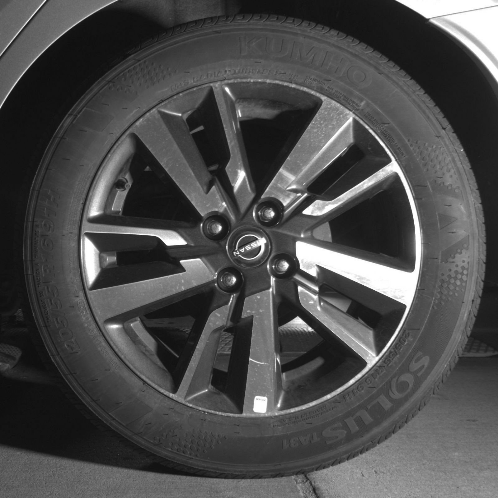 Used 2025 Nissan Versa SV FWD image 17