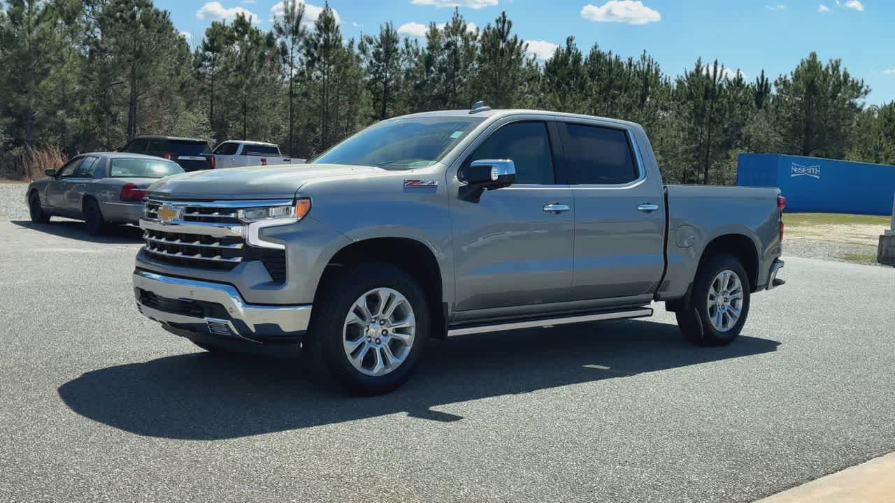 New 2026 Chevrolet Silverado 1500 LTZ w/ LTZ Premium Package AWD/4WD image 4