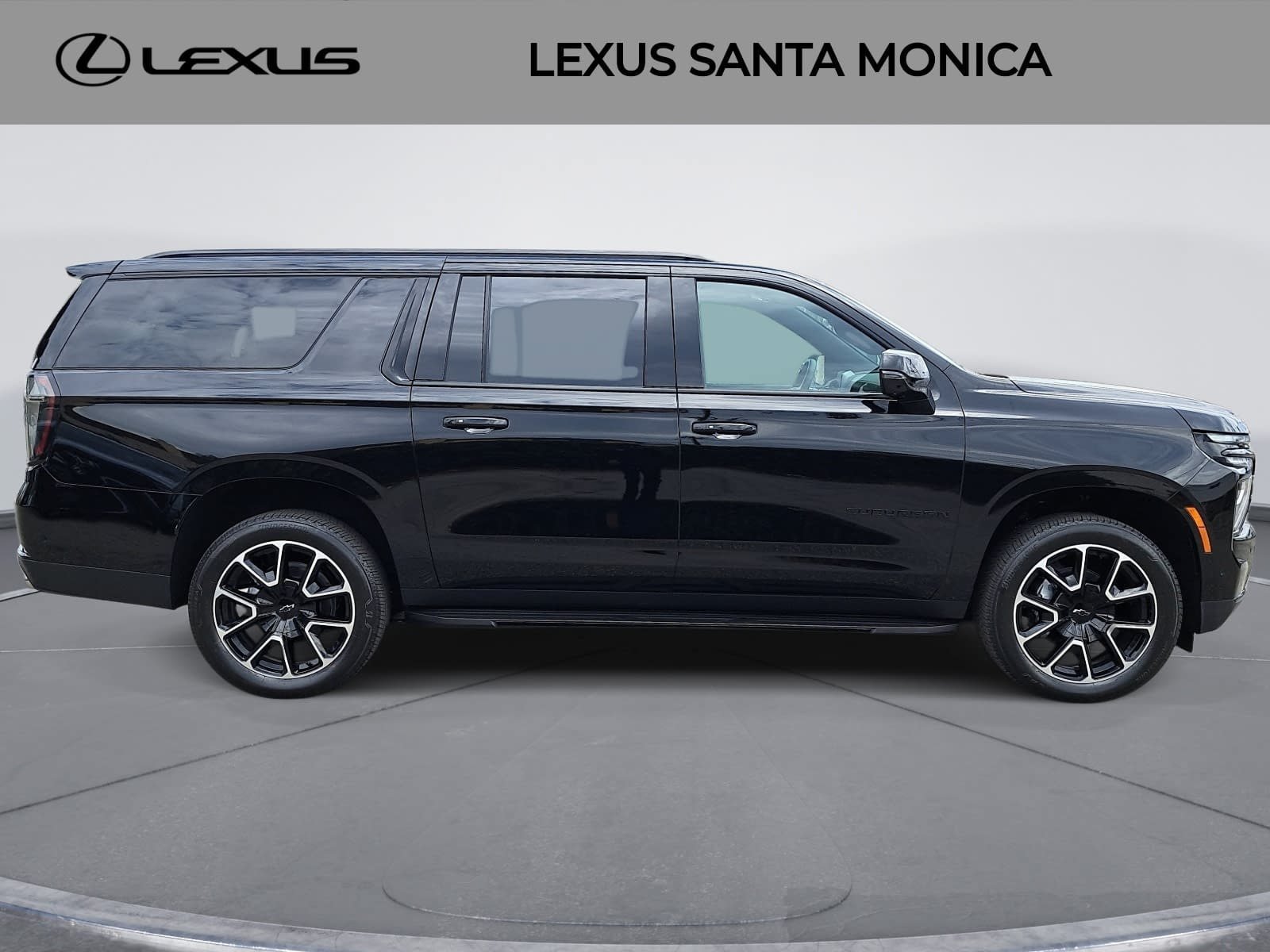 Used 2026 Chevrolet Suburban RST w/ Comfort Package RWD image 4