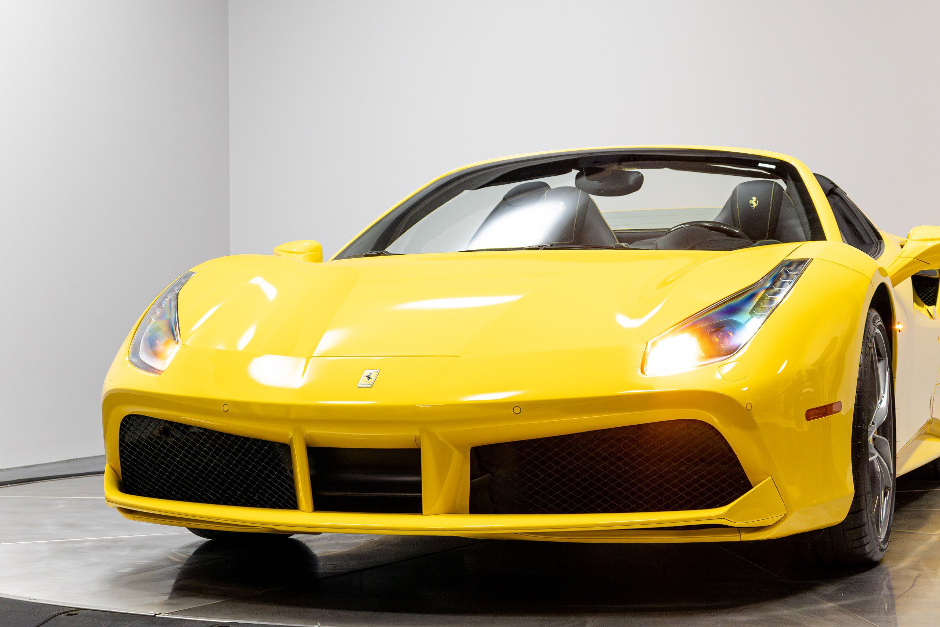 Used 2017 Ferrari 488 Spider image 83