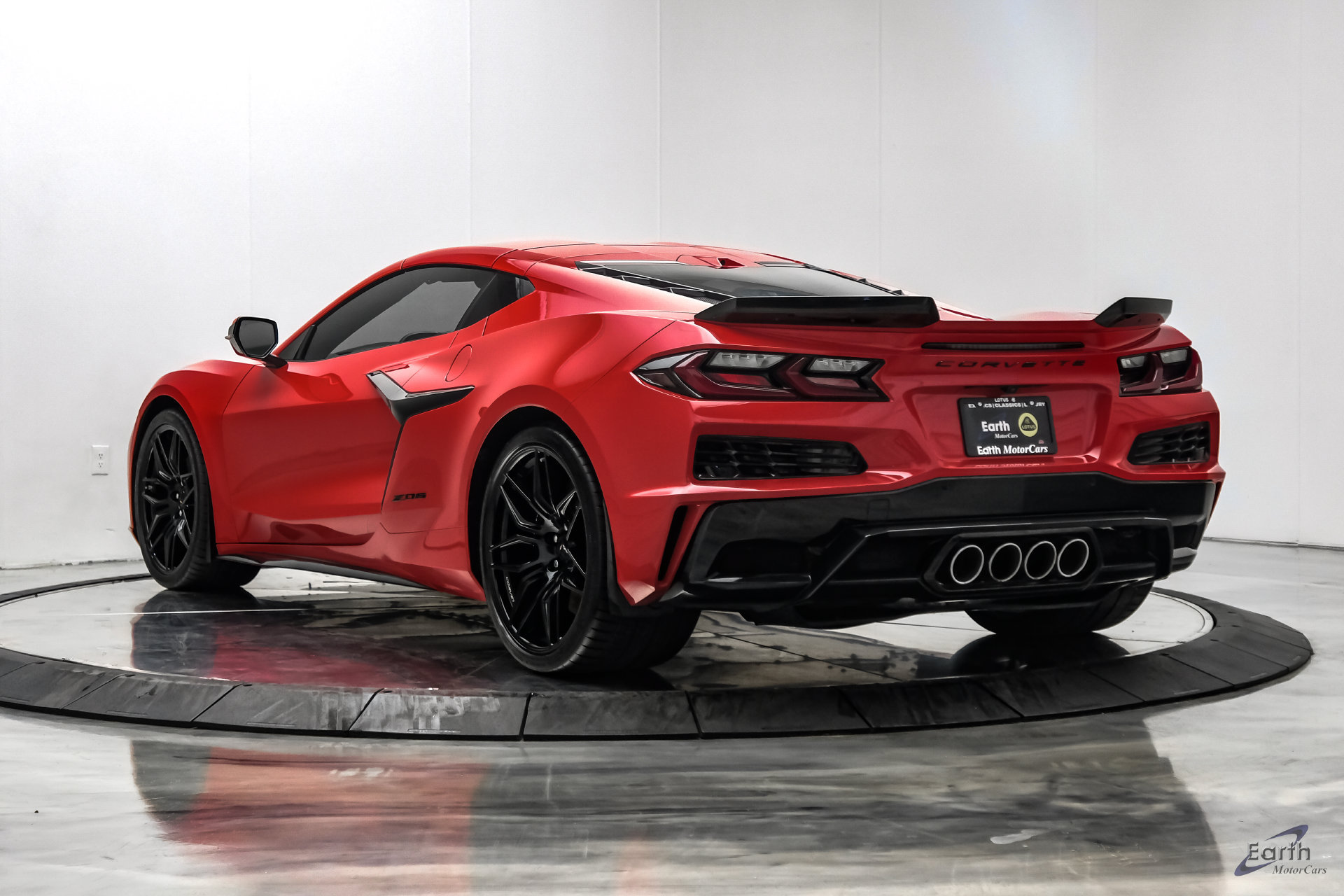 Used 2024 Chevrolet Corvette Z06 RWD image 14