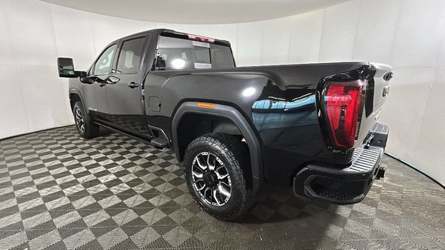 Used 2023 GMC Sierra 2500 AT4 w/ AT4 Premium Plus Package AWD/4WD image 4