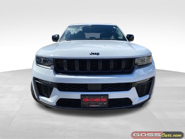 New 2026 Jeep Grand Cherokee Limited w/ Limited Altitude Package AWD/4WD image 2
