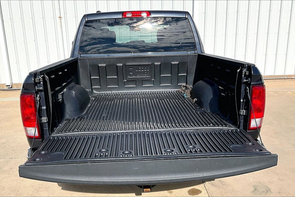 Used 2021 RAM 1500 Classic SLT RWD image 32