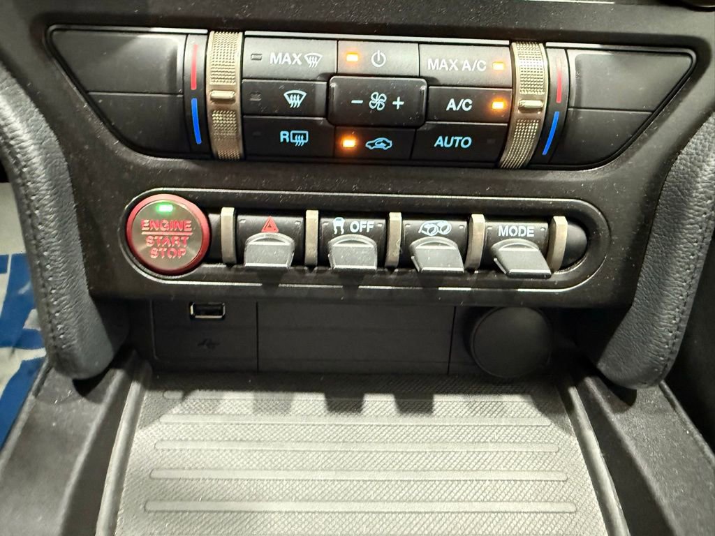 Used 2021 Ford Mustang Shelby GT500 w/ Carbon Fiber Track Pack image 28