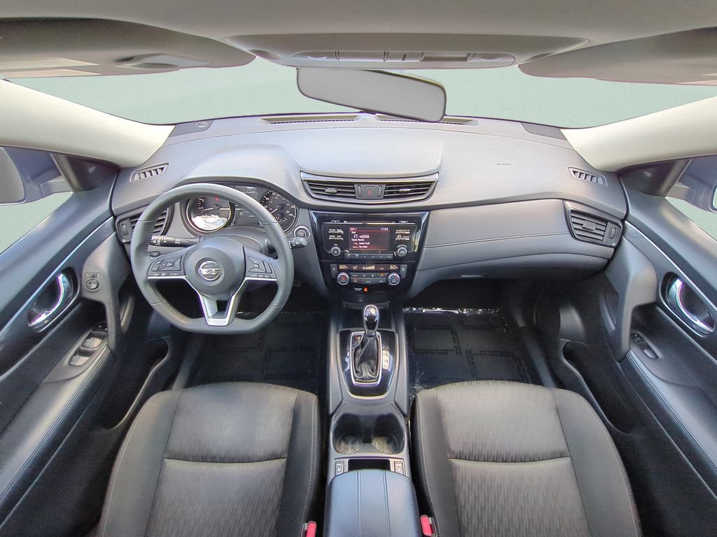 Used 2017 Nissan Rogue SV FWD image 11