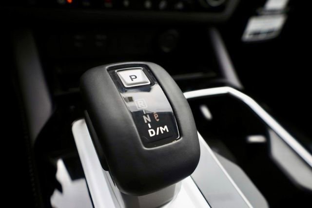 Used 2025 Mitsubishi Outlander SEL image 33