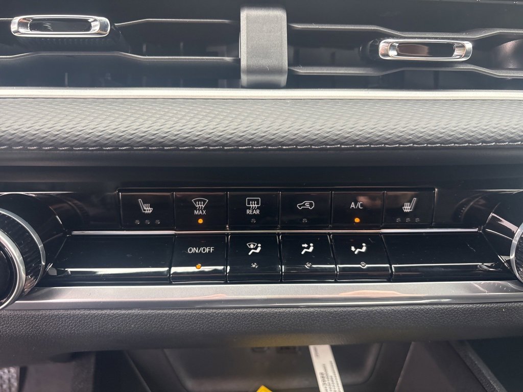 New 2026 Chevrolet Equinox LT w/ Midnight Edition image 16