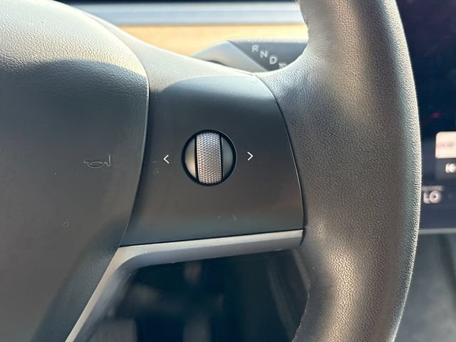Used 2025 Tesla Model Y Long Range AWD/4WD image 26