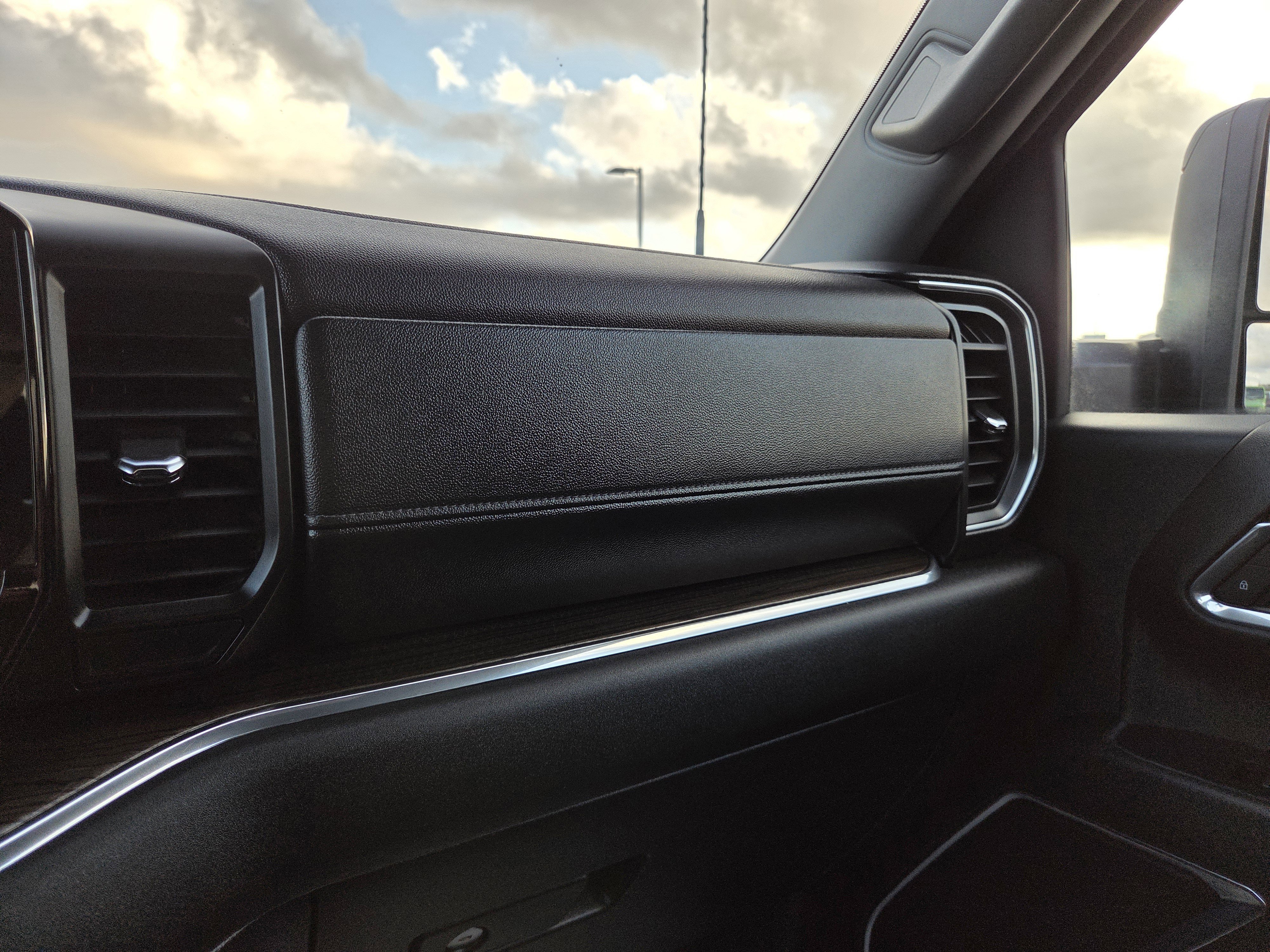 Used 2024 Chevrolet Silverado 2500 LT image 35